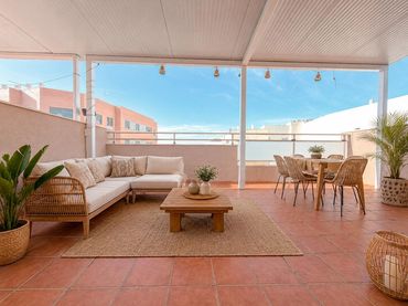 Casa a schiera con balcone in vendita a Real