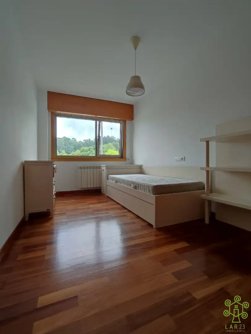 Bedroom of Flat for rent in Oleiros  with Heating, Parquet flooring and Furnished