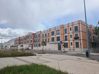 Vista exterior de Pis en venda en Segovia Capital amb Traster i Piscina comunitària