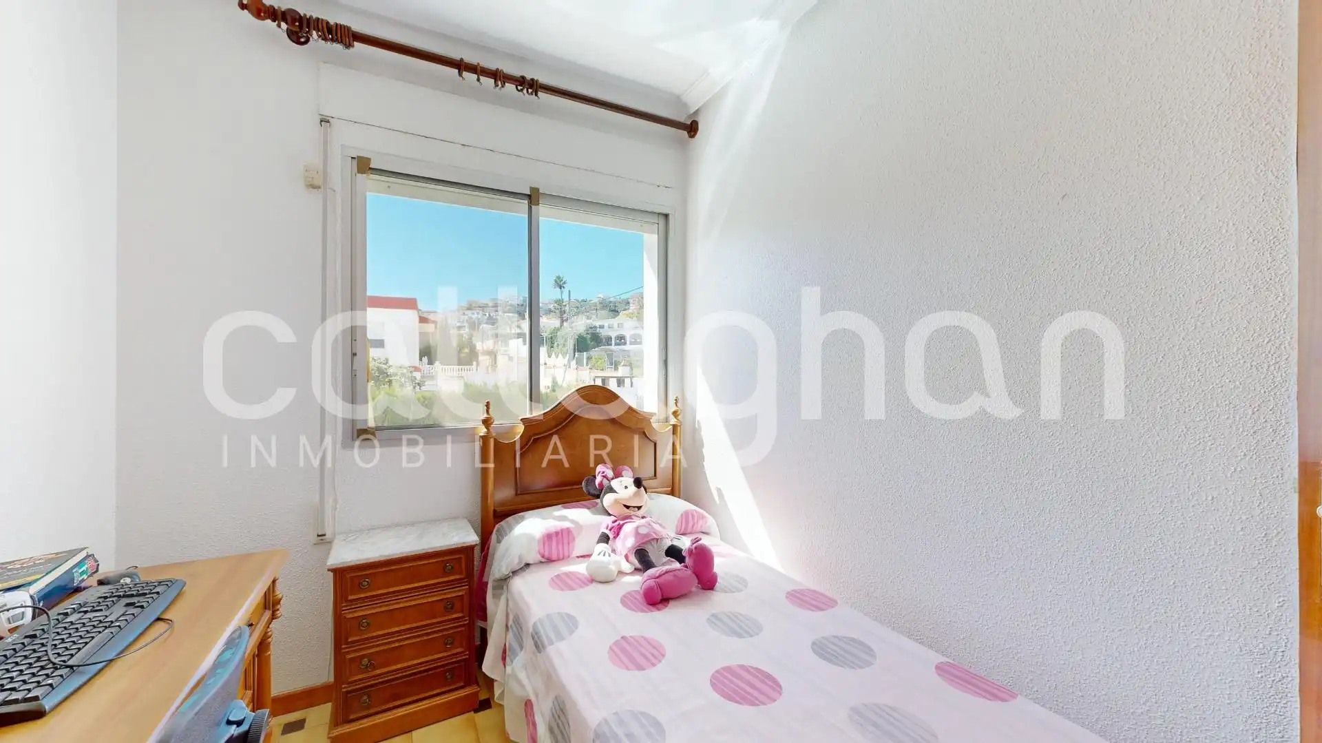 Dormitori de Casa o xalet en venda en Chiva amb Aire condicionat, Jardí privat i Terrassa