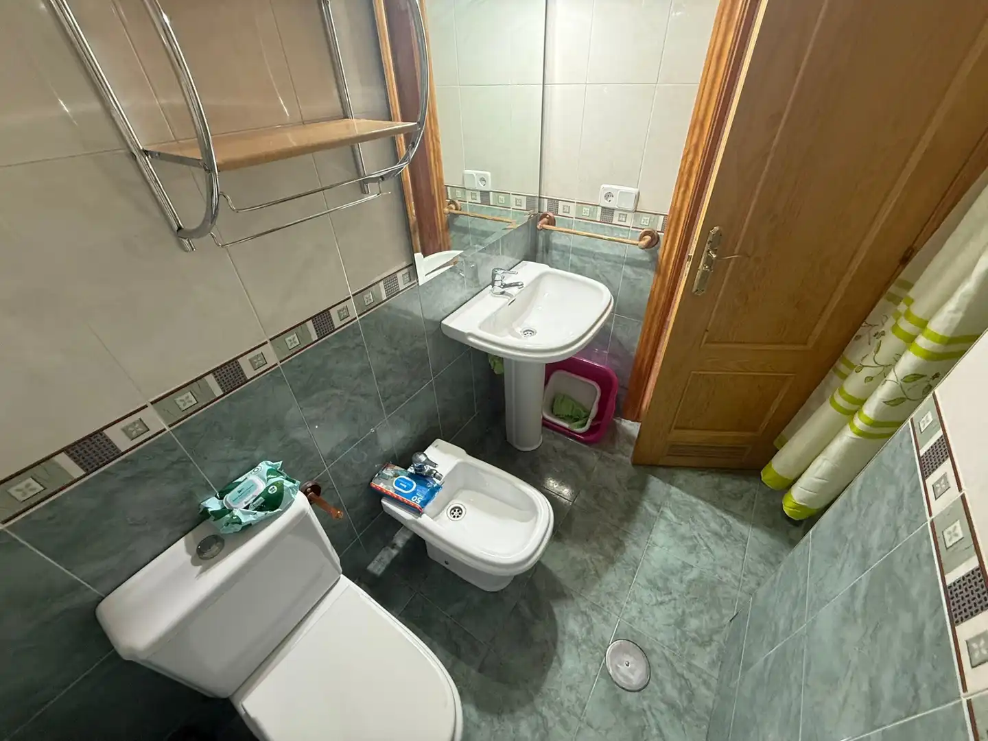 Badezimmer von Wohnung zur Miete in Jaén mit Klimaanlage, Möbliert und Waschmaschine