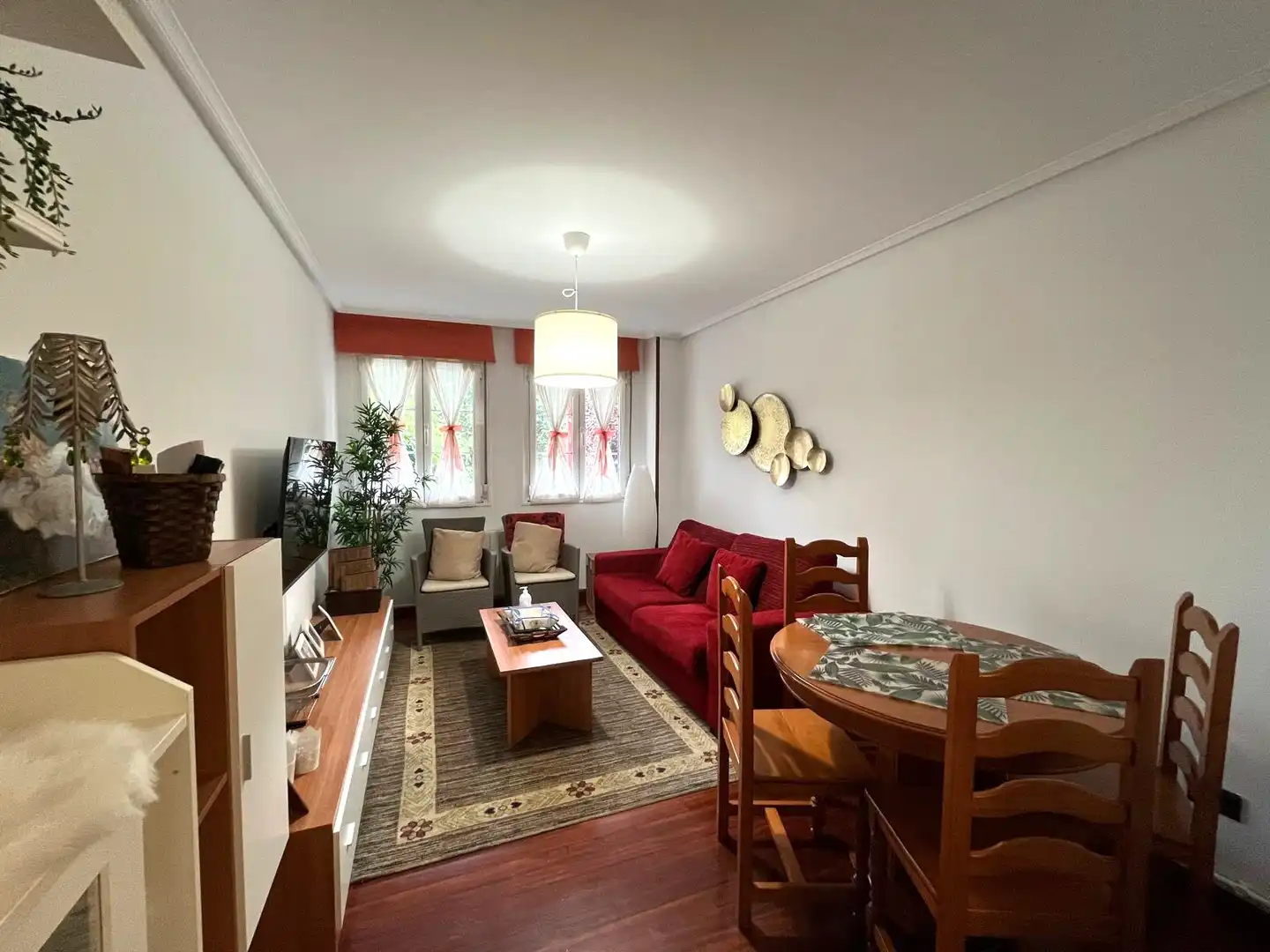 Sala de estar de Piso en venta en Castro-Urdiales con Calefacción, Terraza y Horno
