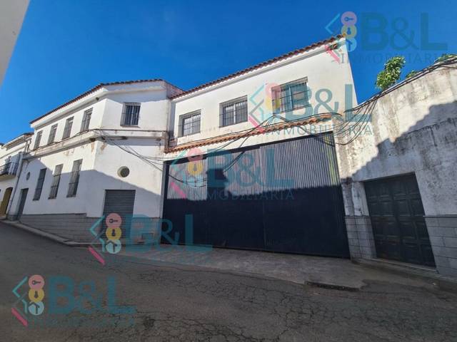 Nave industrial en Venta en Jabugo