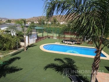 Maison avec balcon à vendre à Calle Santa Brigida/Estac.Alora 15