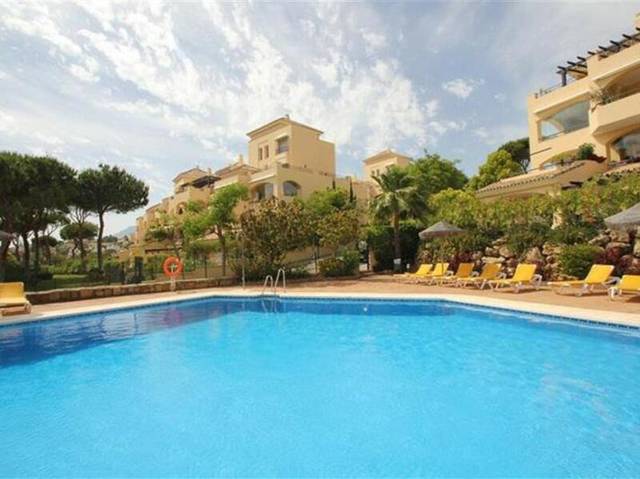 Apartamento en Alquiler en Elviria