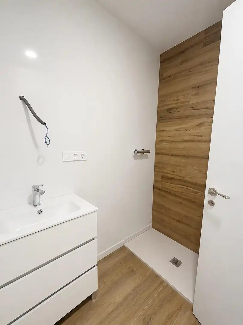 Bathroom of Flat for sale in Moncada  with Air Conditioner and Terrace