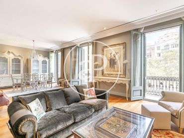 Flat with balcony for sale in Pg. de Gràcia