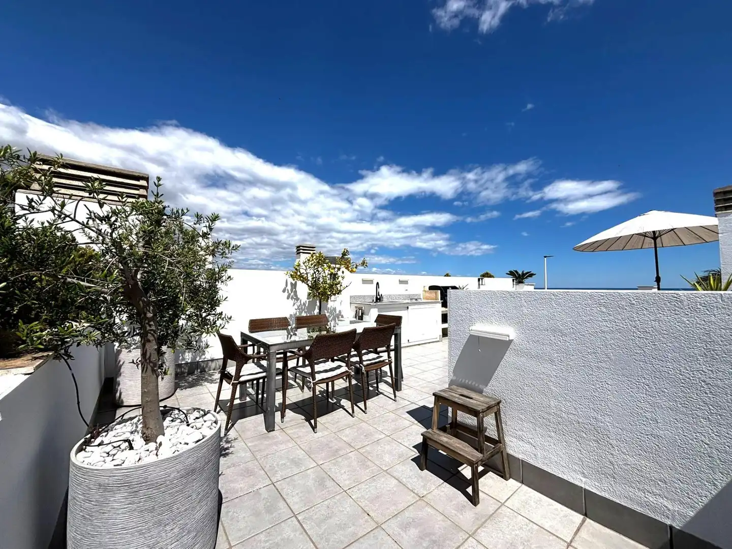 Terrasse von Dachboden zum Verkauf in Santa Pola mit Klimaanlage, Terrasse und Balkon