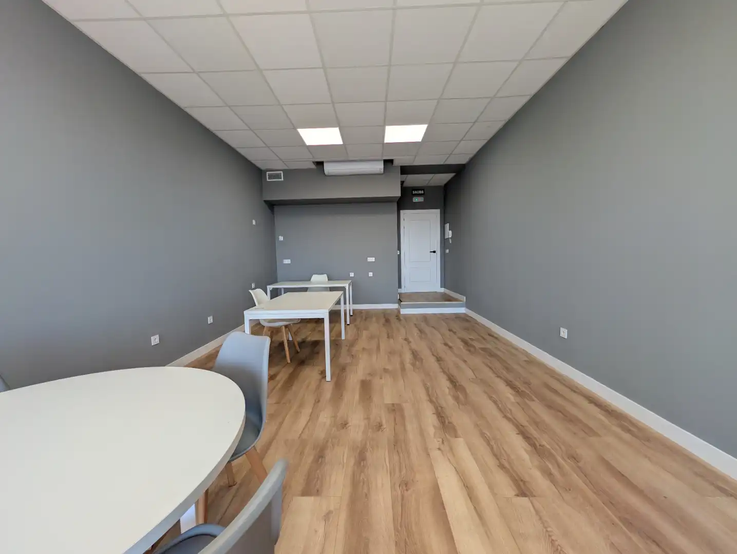 Büro zur Miete in Rivas-Vaciamadrid mit Klimaanlage, Heizung und Terrasse