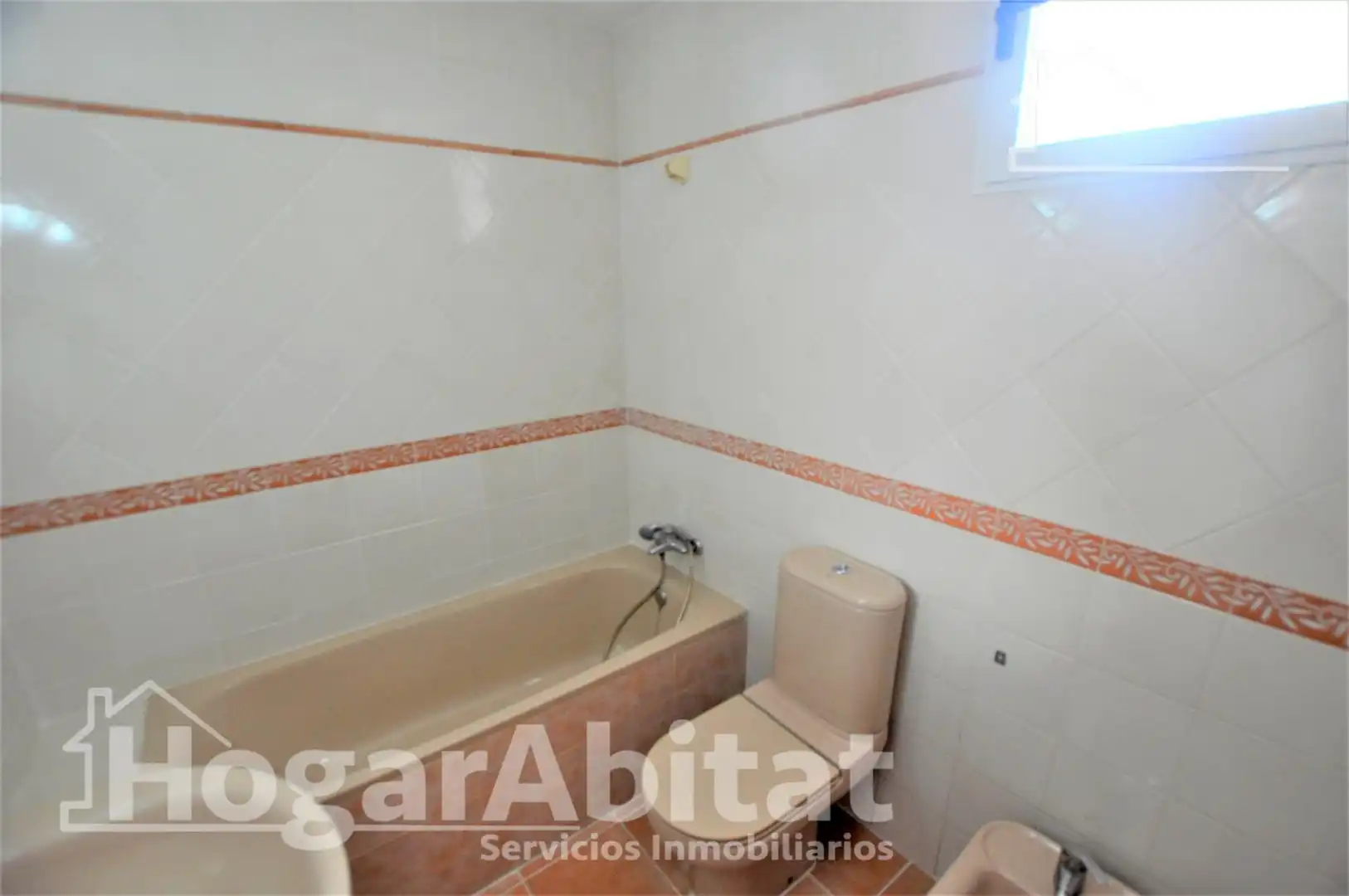 Bany de Pis en venda en Valencia amb Aire condicionat i Calefacció