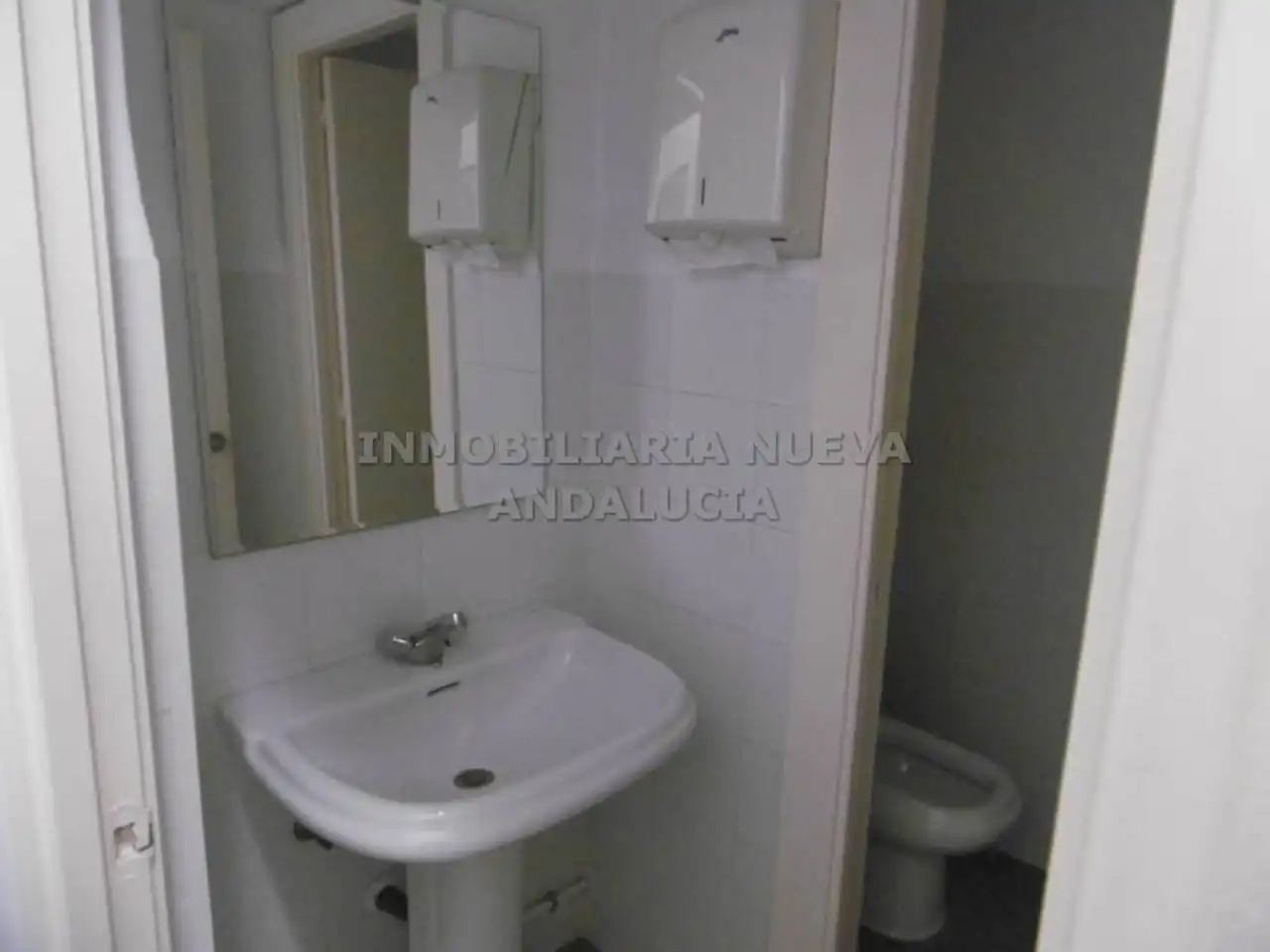 Bany de Local de lloguer en Almería