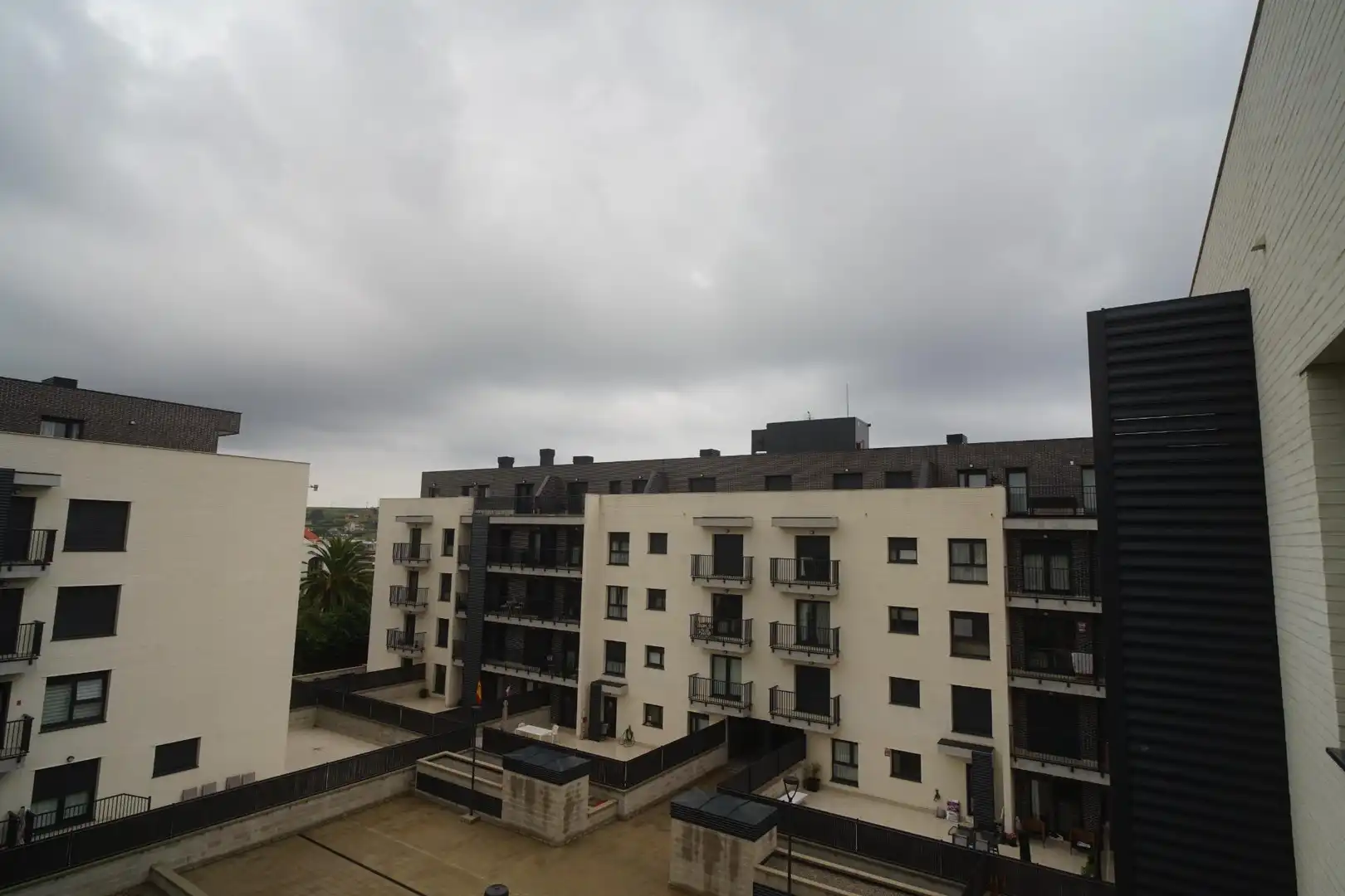 Terrasse von Wohnung zur Miete in Santa Cruz de Bezana mit Parkett