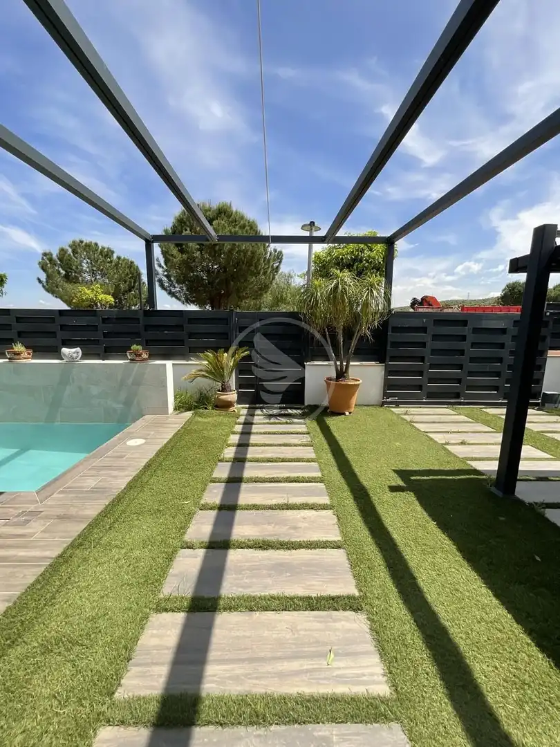 Terrassa de Casa o xalet en venda en Linares amb Aire condicionat