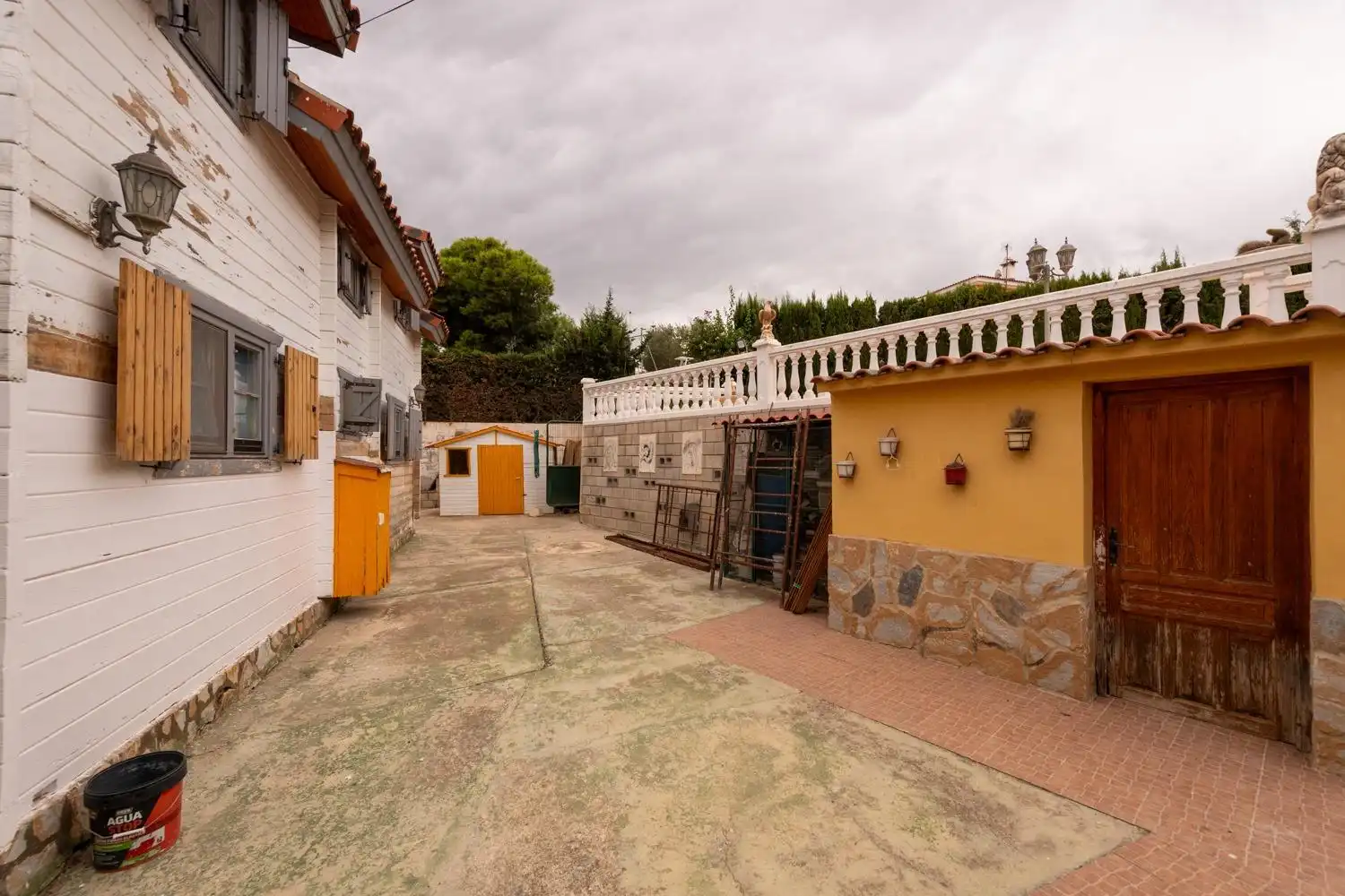 Vista exterior de Casa o xalet en venda en Alicante / Alacant amb Aire condicionat, Calefacció i Jardí privat