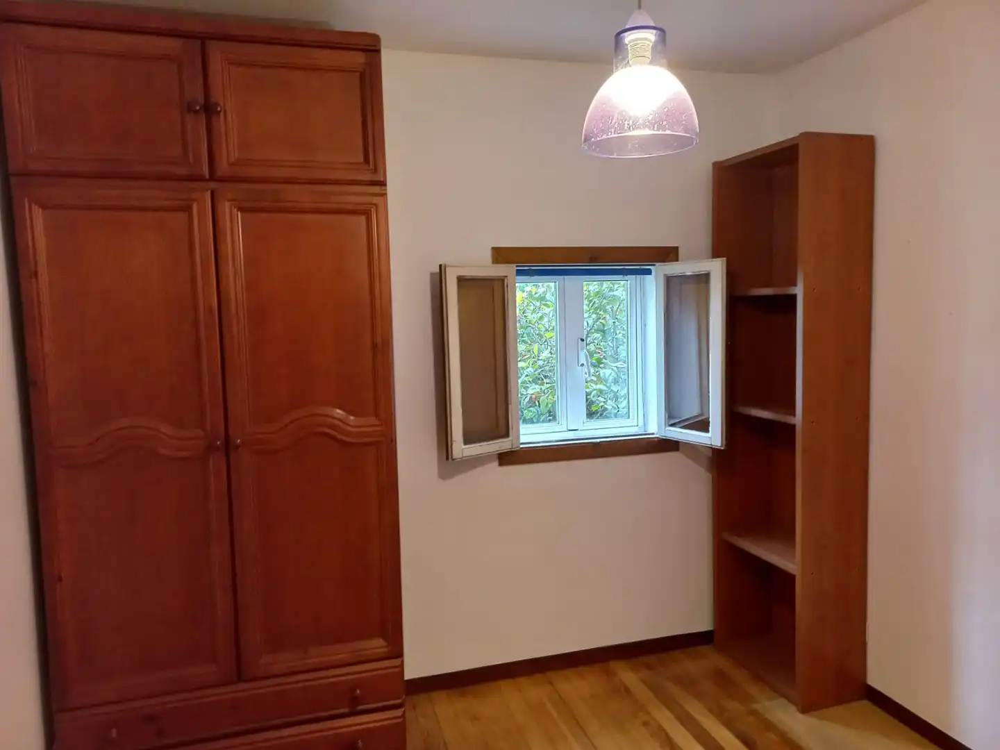 Habitación de Casa adosada de alquiler en Santiago de Compostela  con Trastero, Amueblado y Horno