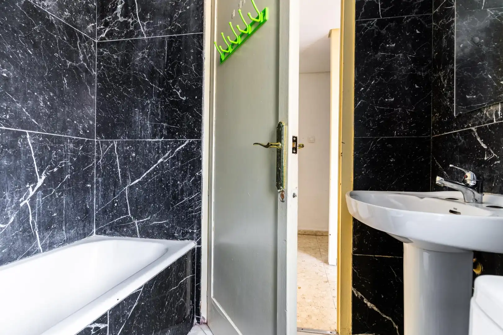 Bathroom of Flat for sale in Jerez de la Frontera