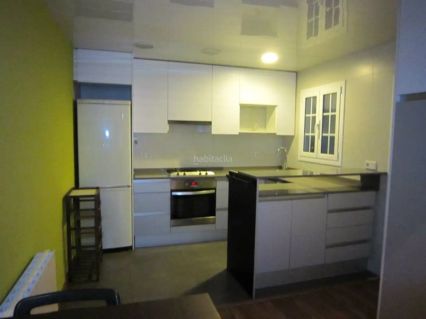 Kitchen of Flat for rent in L'Hospitalet de Llobregat  with Heating and Furnished
