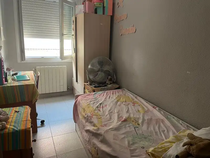 Habitación de Planta baja en venta en Madrid con Aire acondicionado, Calefacción y Jardín privado