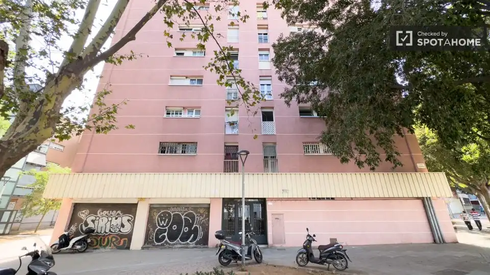 Vista exterior de Piso para compartir en Sant Adrià de Besòs con Aire acondicionado, Calefacción y Amueblado