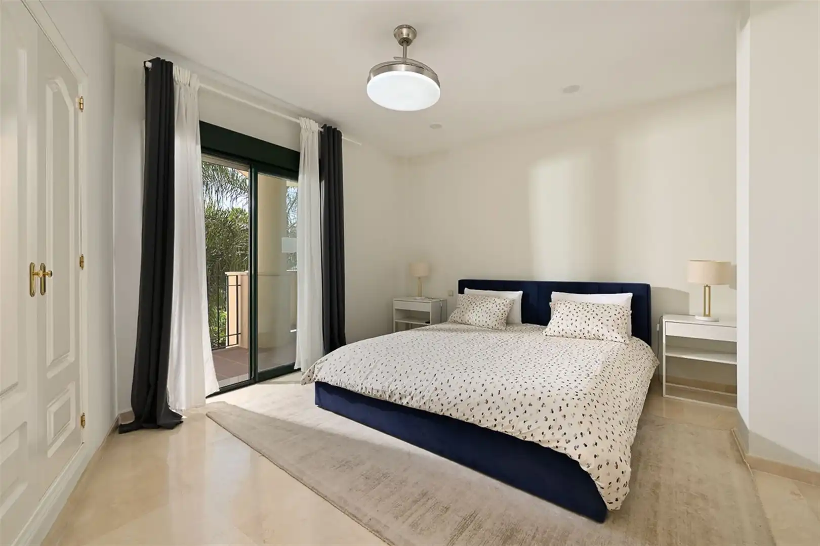 Bedroom of Apartments for sale in Marbella  with Air Conditioner