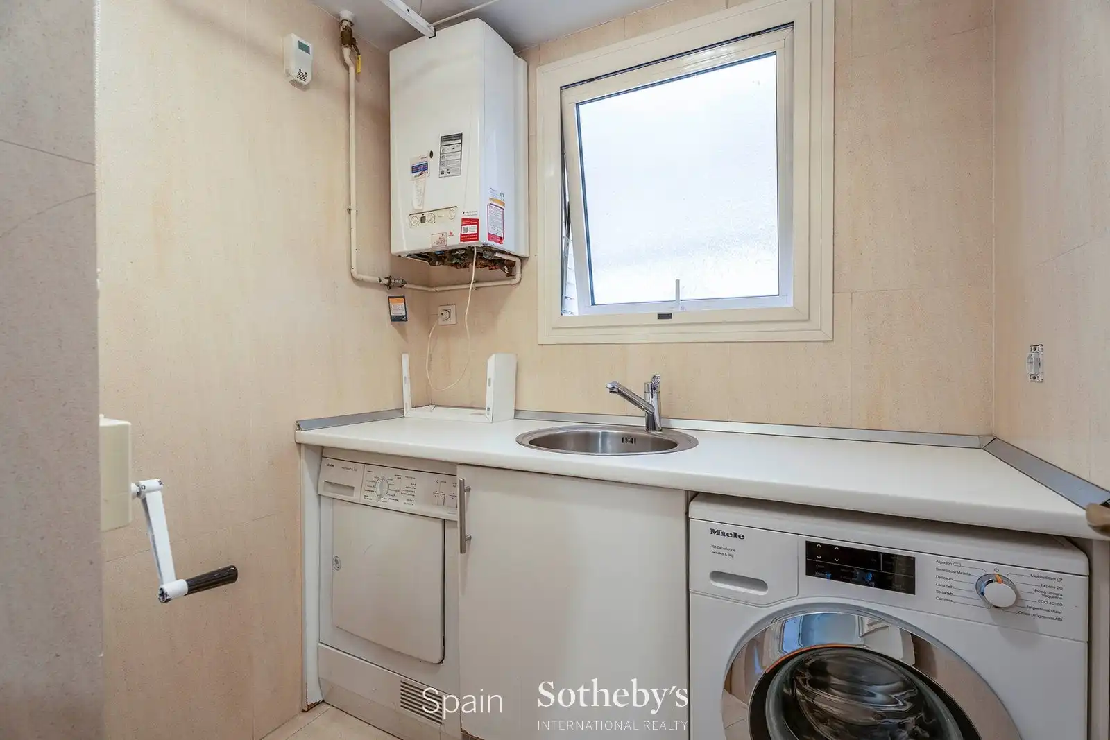 Bany de Apartament en venda en Madrid amb Aire condicionat, Calefacció i Traster