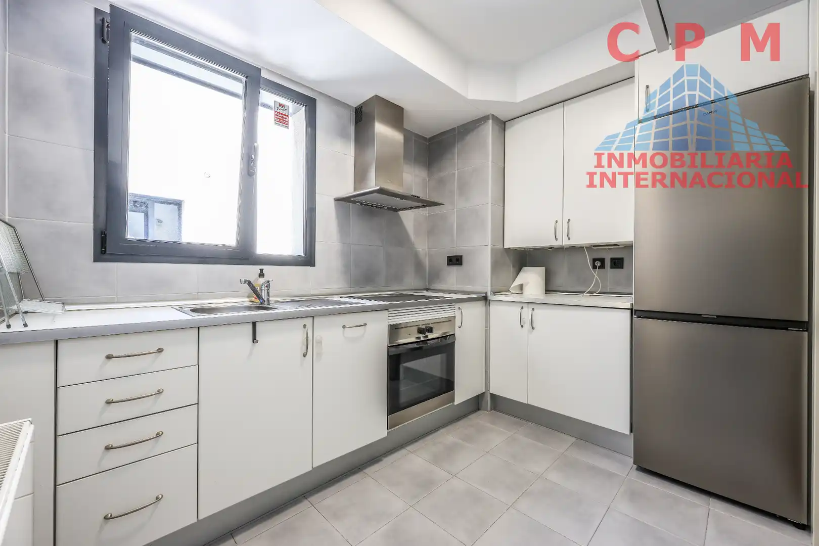 Cuina de Àtic de lloguer en Madrid amb Aire condicionat, Calefacció i Parquet