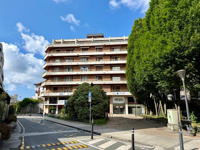 Piso en Venta en Juan de la Cruz Kalea en Centro - Mendibil - Santiago