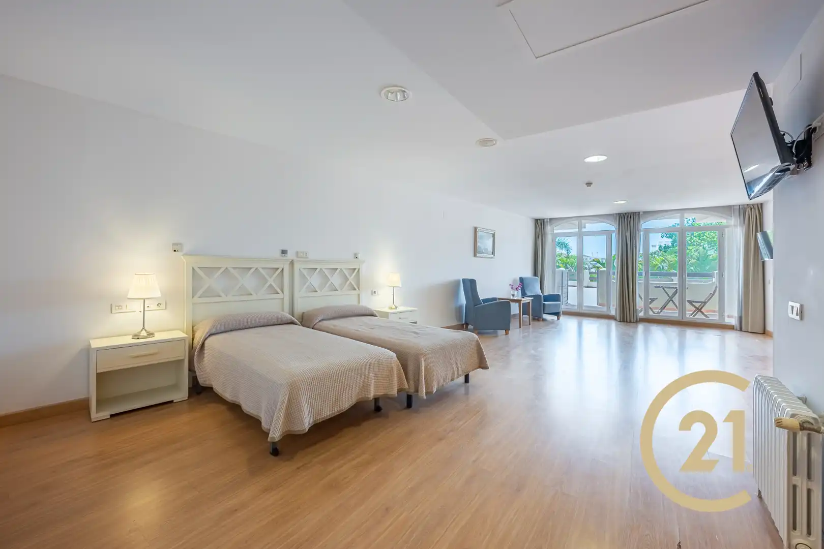 Bedroom of Buildings for sale in Estepona  with Community pool