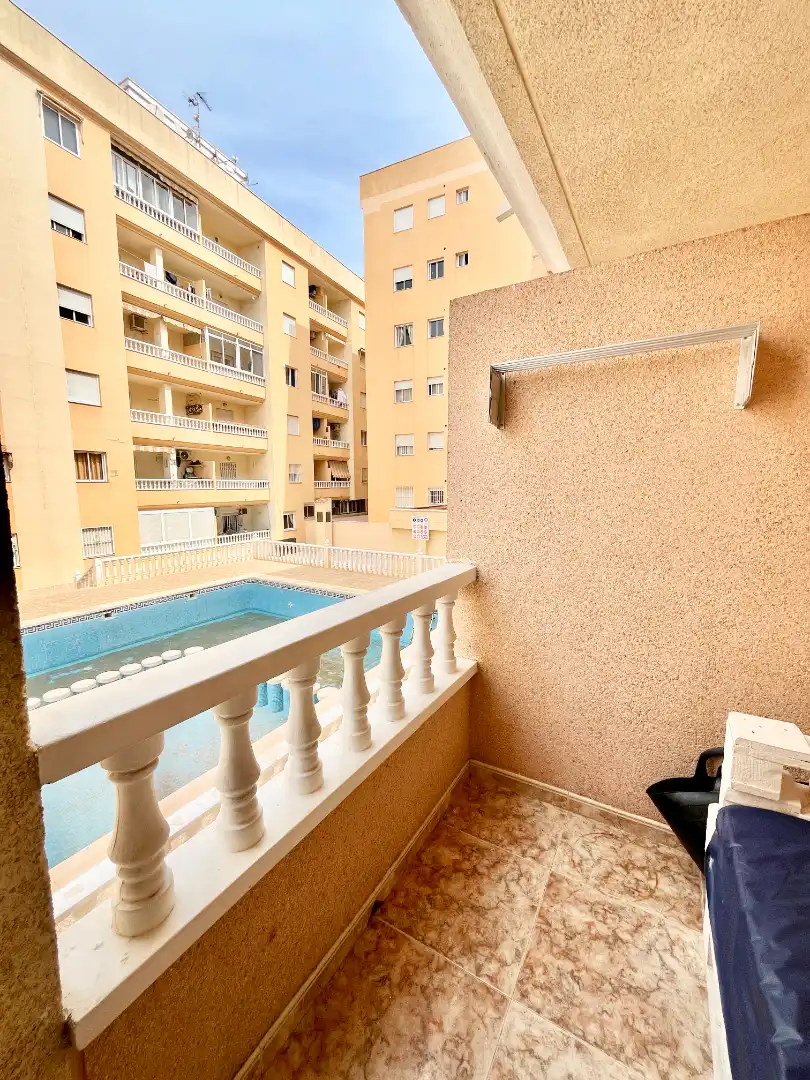Terrasse von Wohnung zum Verkauf in Torrevieja mit Klimaanlage, Heizung und Terrasse