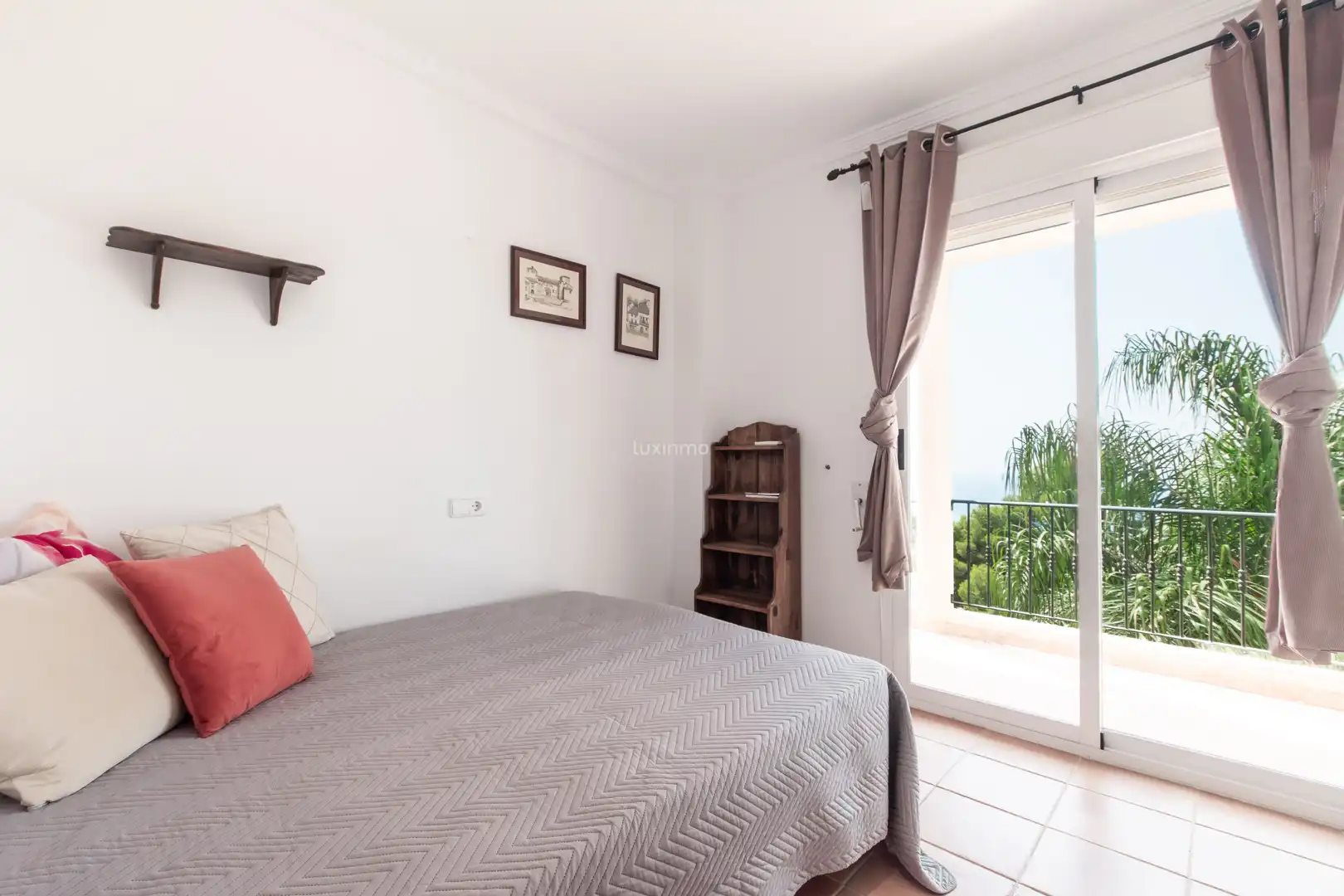 Schlafzimmer von Einfamilien-Reihenhaus zum Verkauf in Altea mit Klimaanlage, Privatgarten und Terrasse