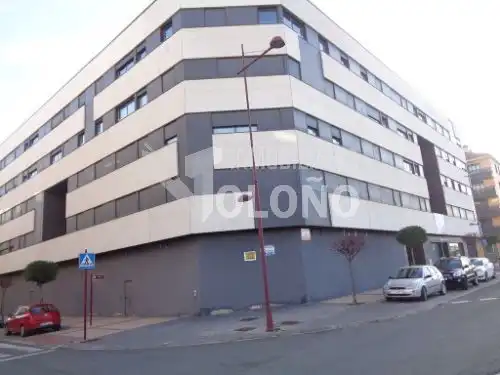 Locale commerciale in vendita a Calle Camilo José Cela 7, imagen 2