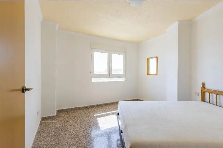 Habitación de Apartamento en venta en Torrevieja con Terraza y Amueblado