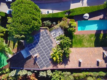 Chalet con piscina en venta en Carrer Balears