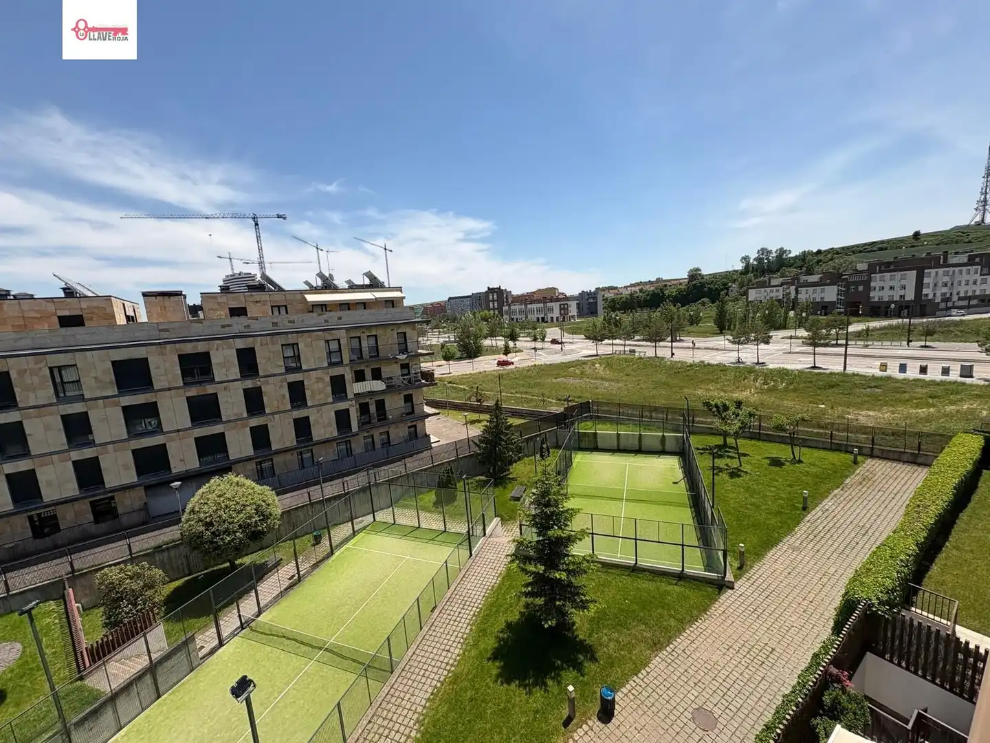 Vista exterior de Apartament en venda en Burgos amb Calefacció, Traster i Piscina comunitària