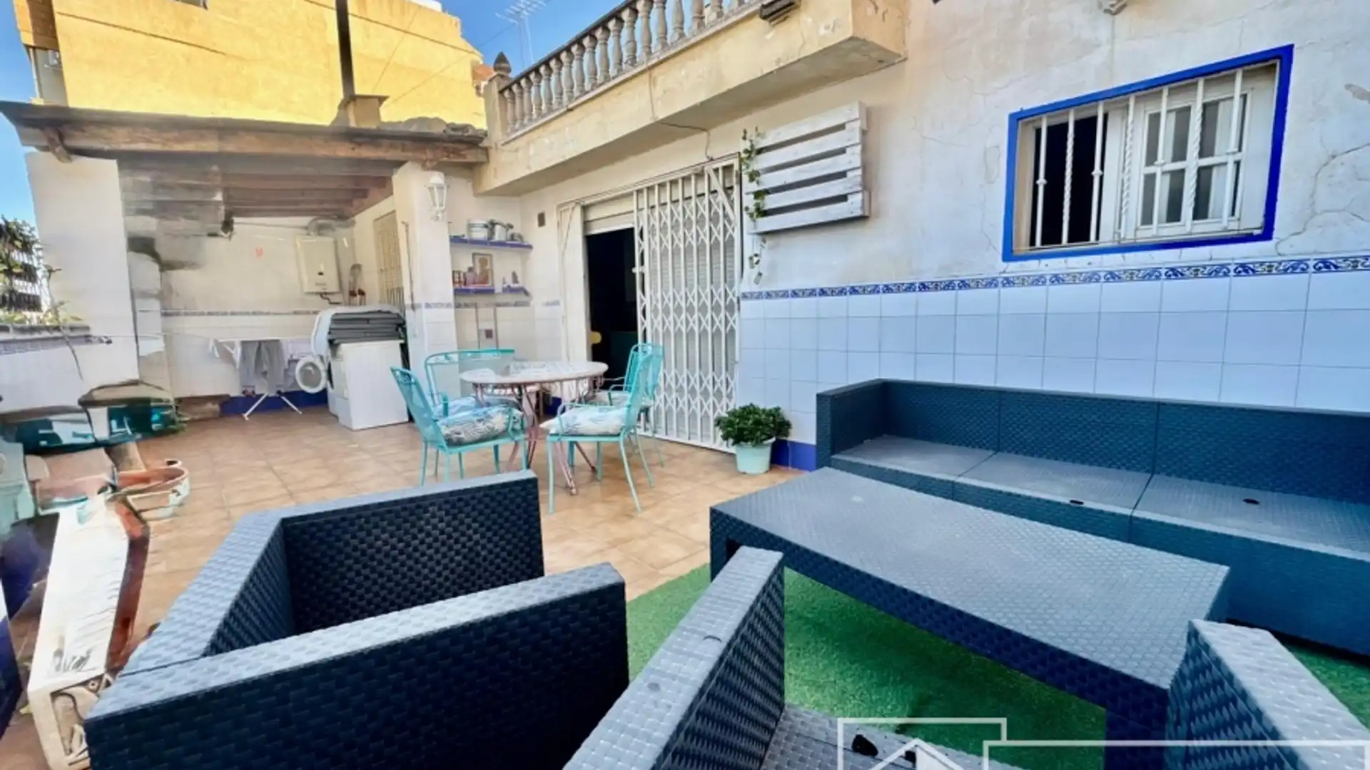 Terrace of Houses for sale in  Valencia Capital  with Air Conditioner, Terrace and Storage room