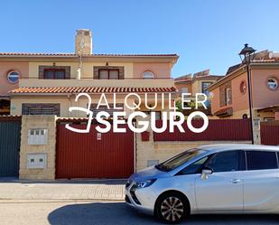 Vista exterior de Casa o xalet de lloguer en Alhaurín de la Torre amb Aire condicionat, Terrassa i Piscina