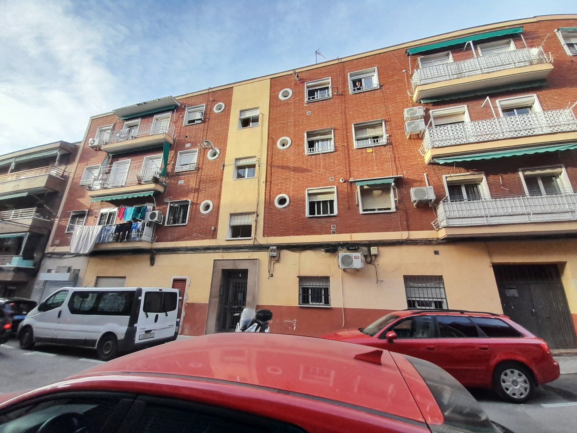 Vista exterior de Piso en venta en  Madrid Capital con Calefacción, Parquet y Balcón