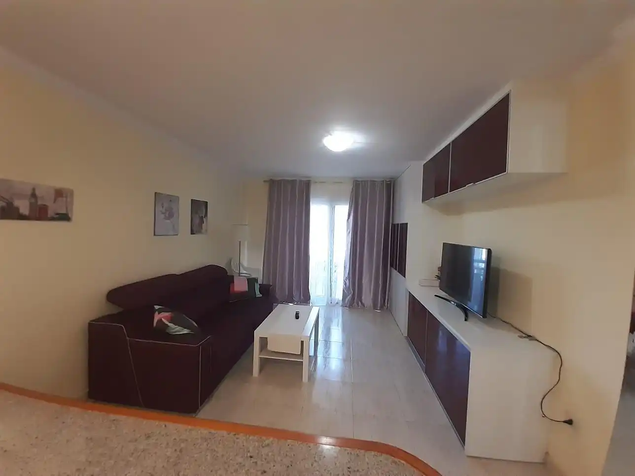 Sala de estar de Piso en venta en Arona con Amueblado y Balcón