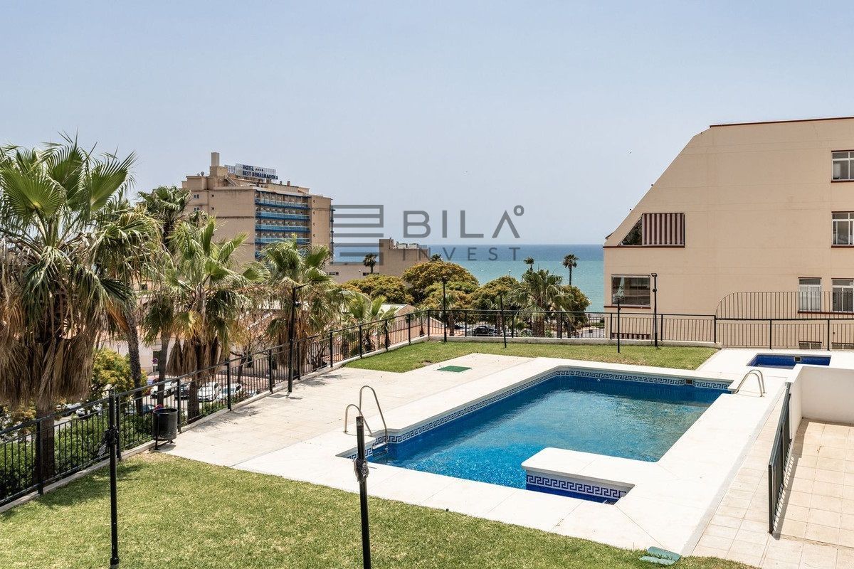 Swimming pool of Flat for sale in Benalmádena  with Air Conditioner, Terrace and Storage room
