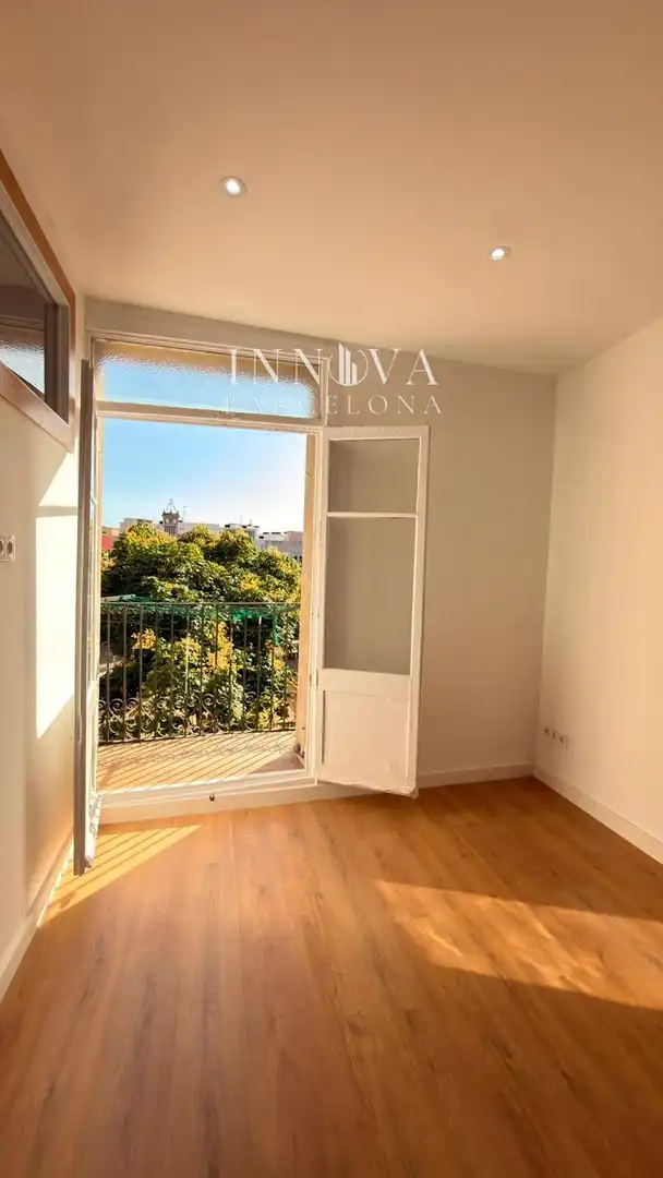 Bedroom of Flat for sale in Barcelona  with Heating