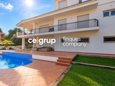 Xalet amb piscina en venda a Grifeu - Cap Ras - Els Estanys - Sant Genís