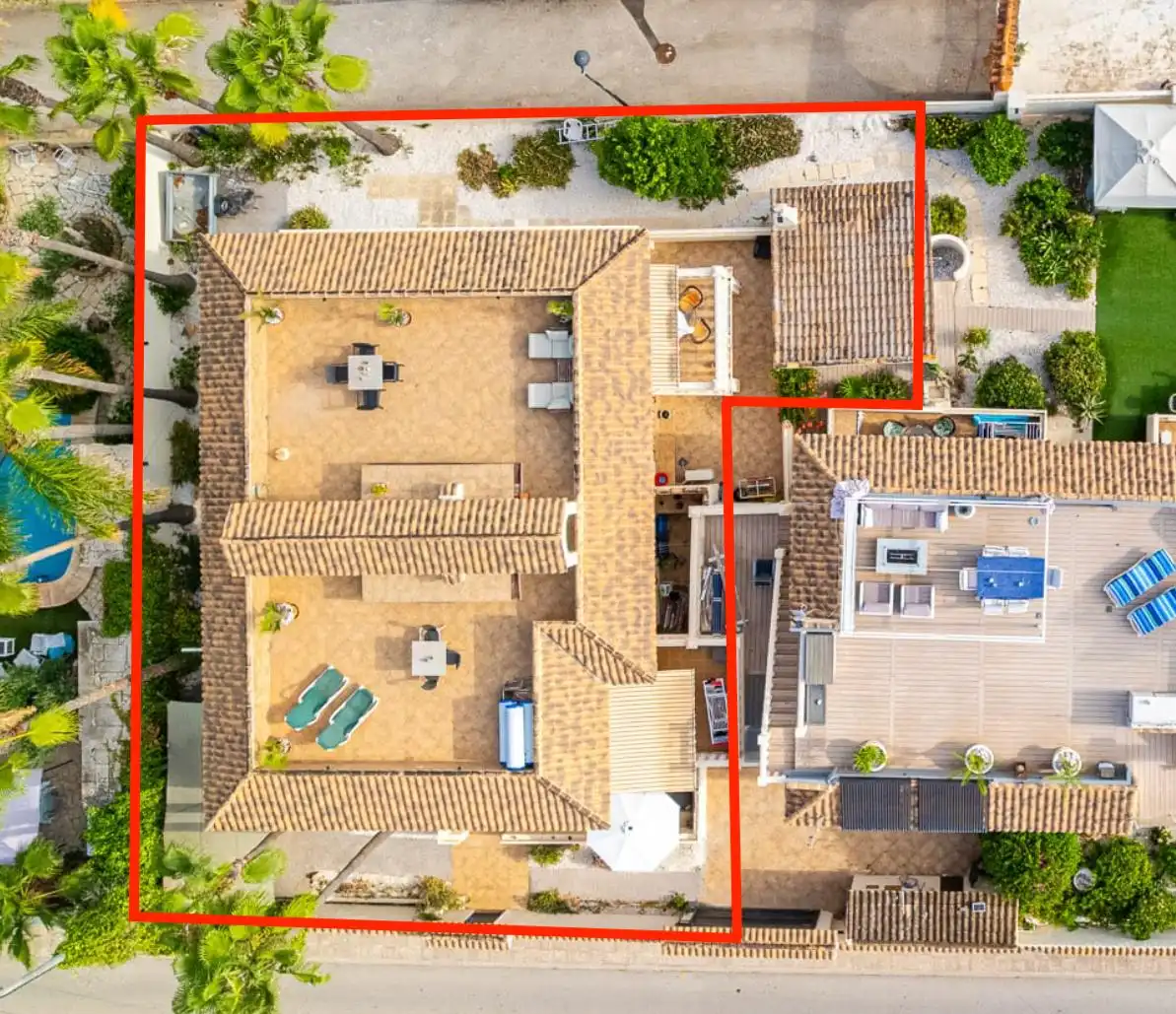 Vista exterior de Casa o xalet en venda en L'Alfàs del Pi amb Aire condicionat, Calefacció i Jardí privat
