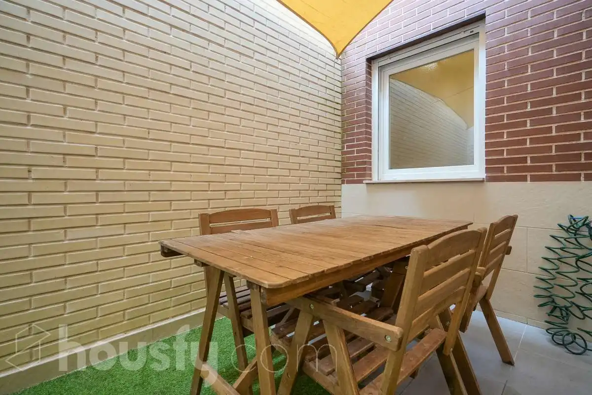 Terrasse von Einfamilien-Reihenhaus zum Verkauf in San Sebastián de los Reyes mit Klimaanlage, Heizung und Terrasse