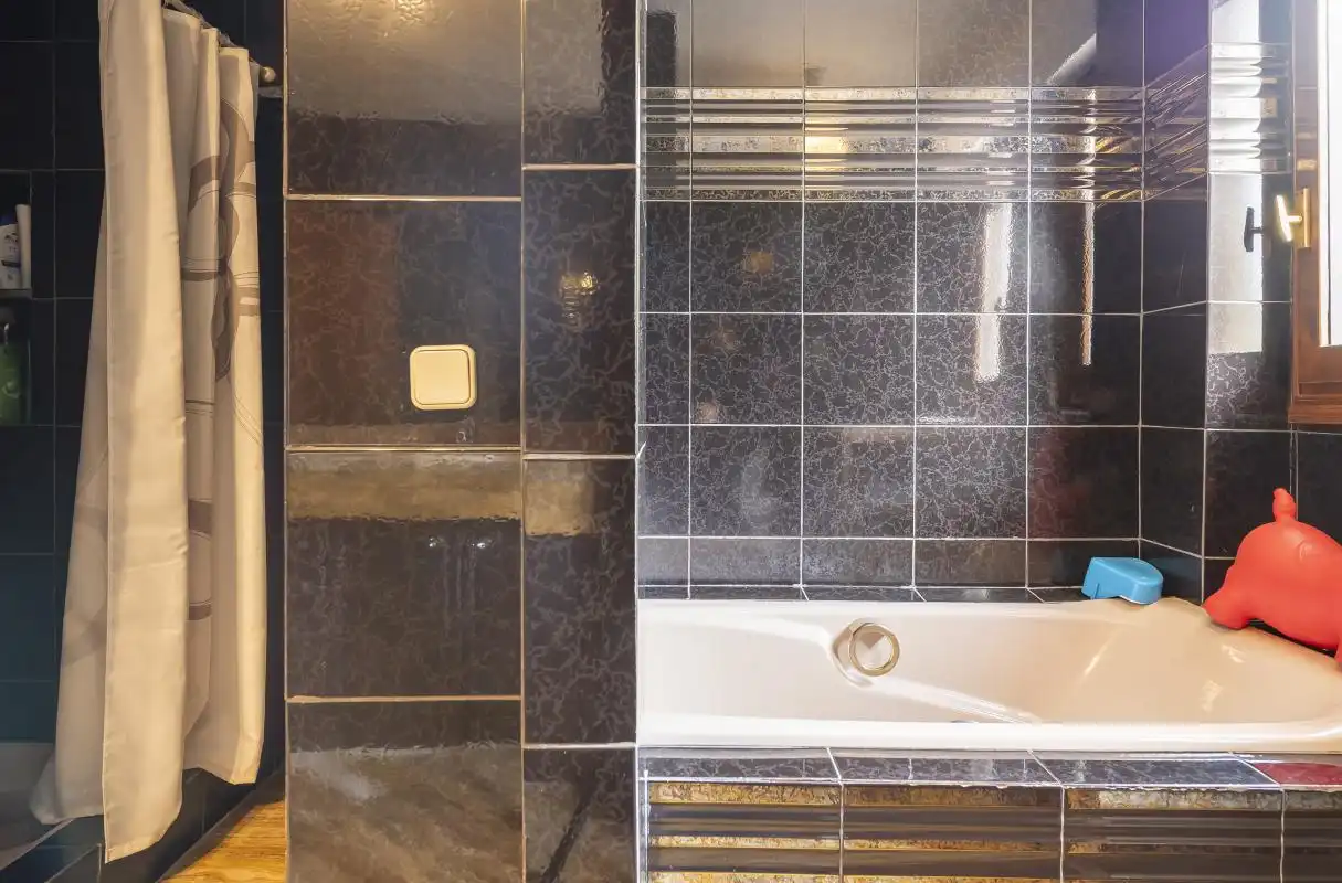Baño de Casa o chalet en venta en Boadilla del Monte con Aire acondicionado, Calefacción y Jardín privado