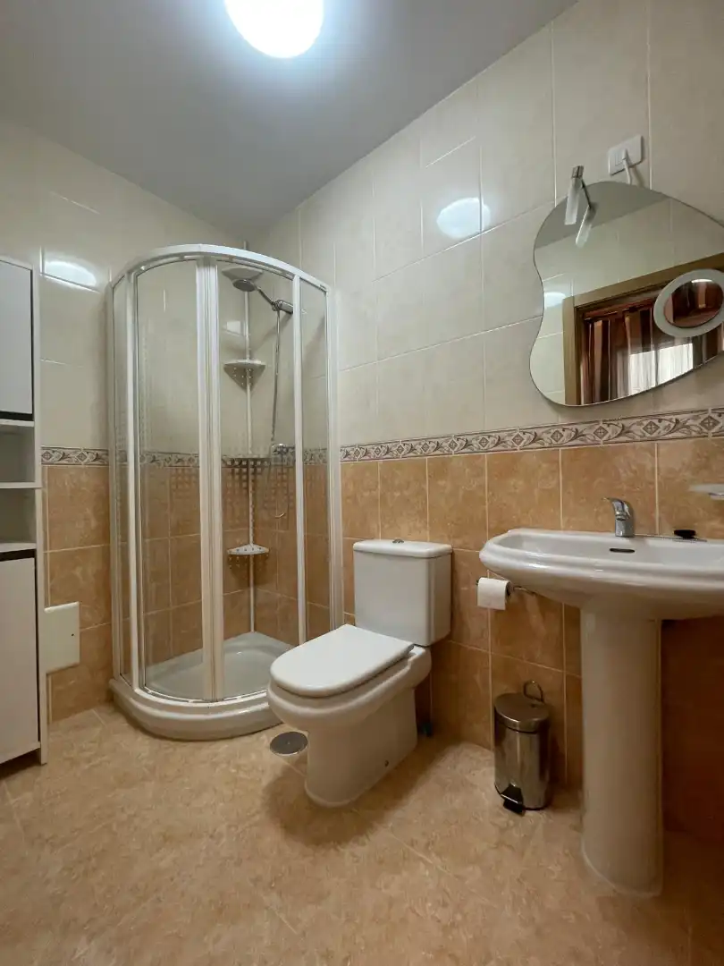 Baño de Dúplex de alquiler en Mugardos con Calefacción y Amueblado