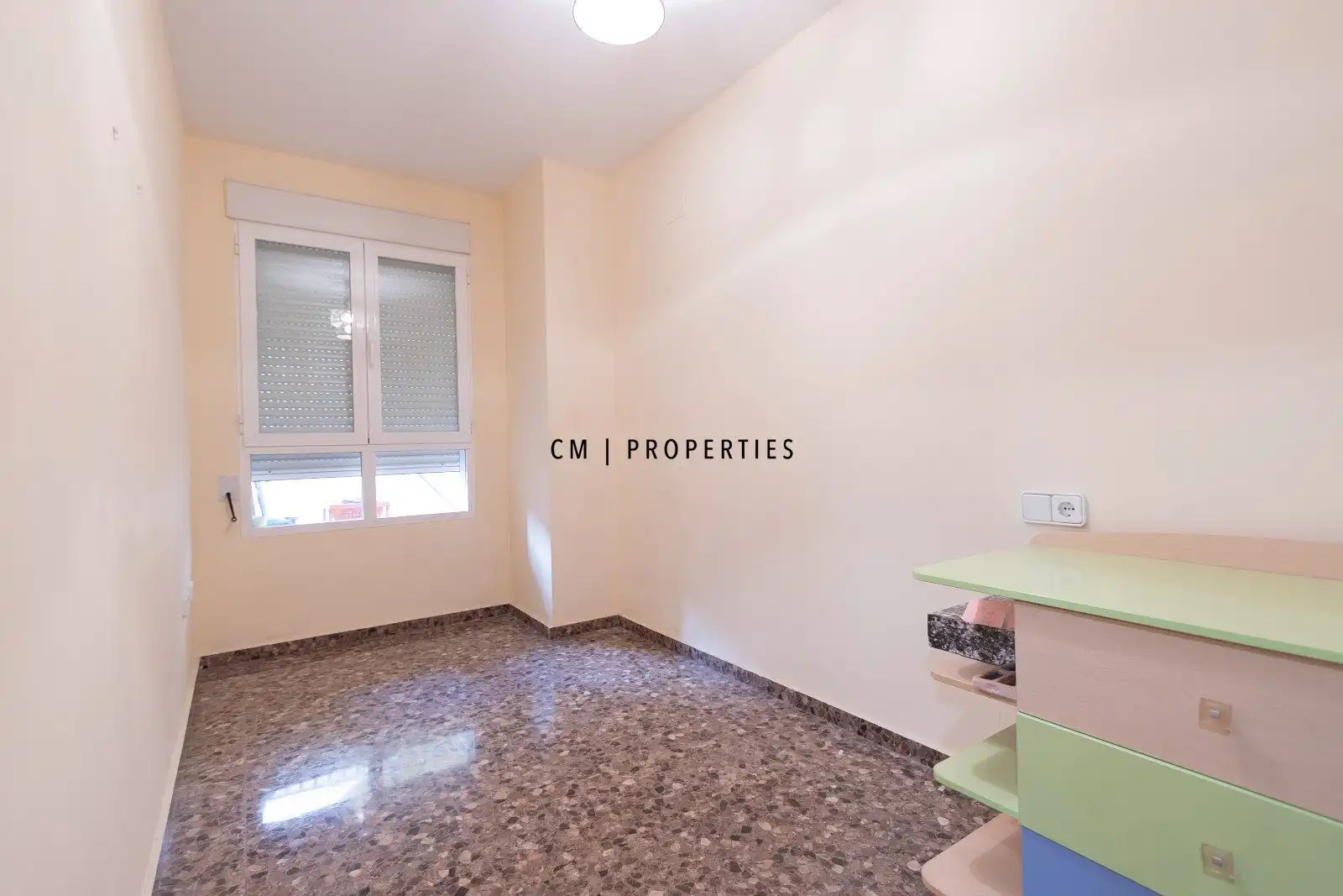 Dormitori de Pis en venda en Burjassot amb Aire condicionat, Calefacció i Terrassa