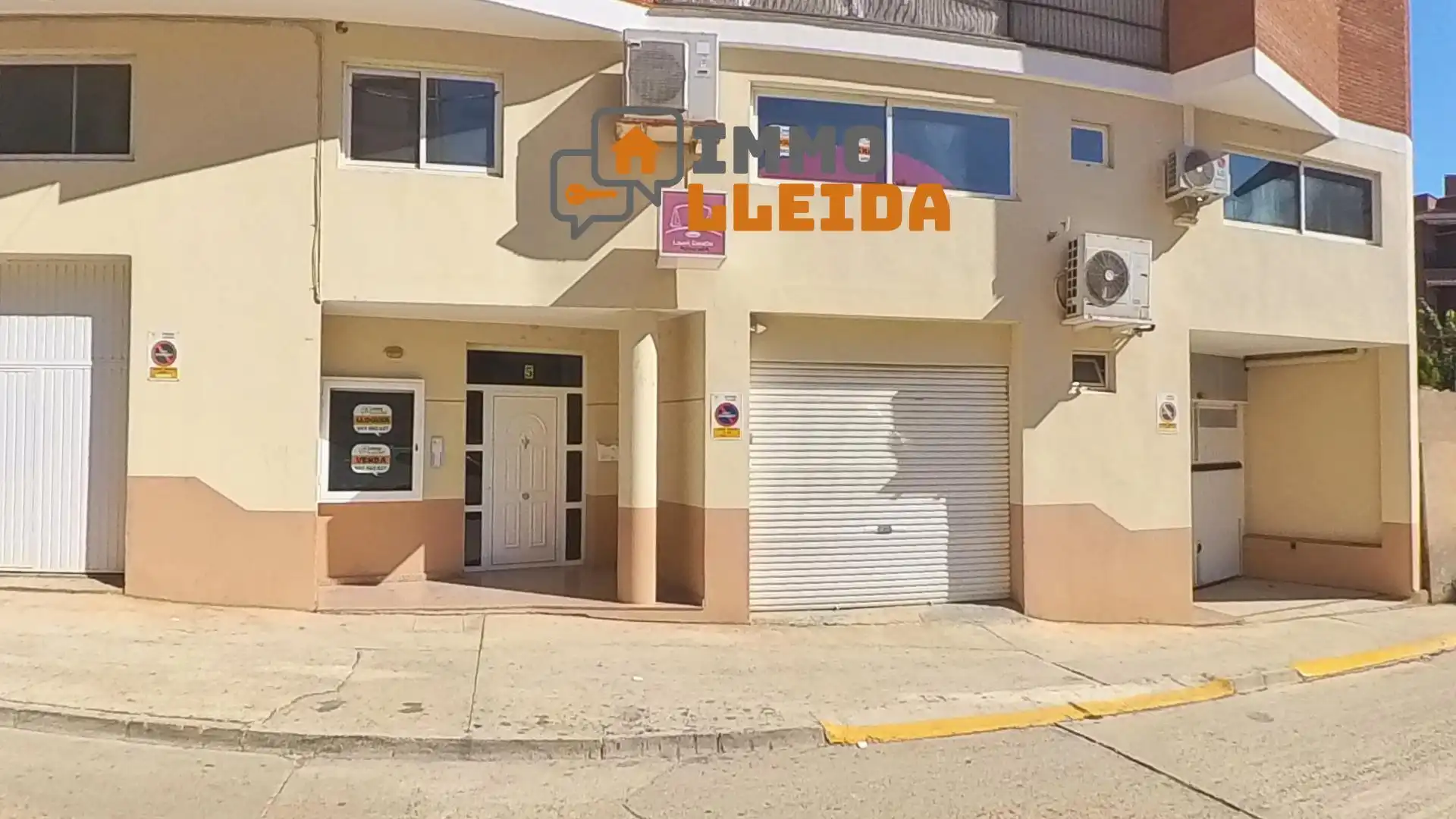 Exterior view of Commercial properties for sale in Alfarràs  with Terrace