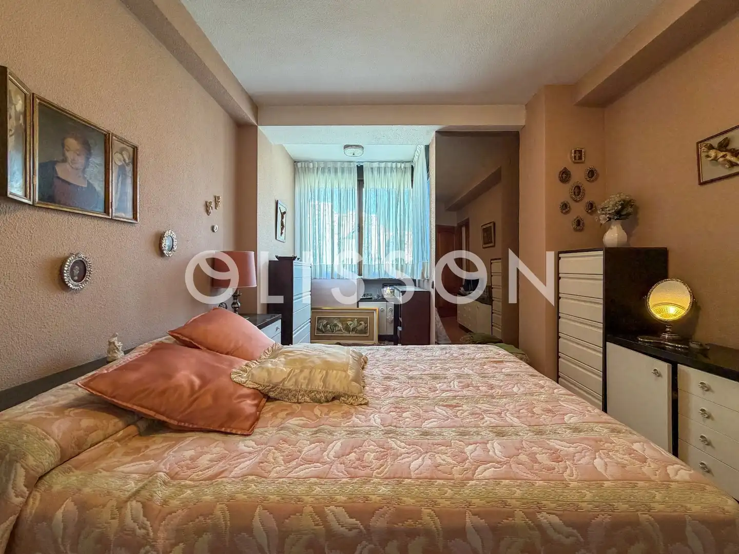 Habitación de Piso en venta en Madrid con Trastero