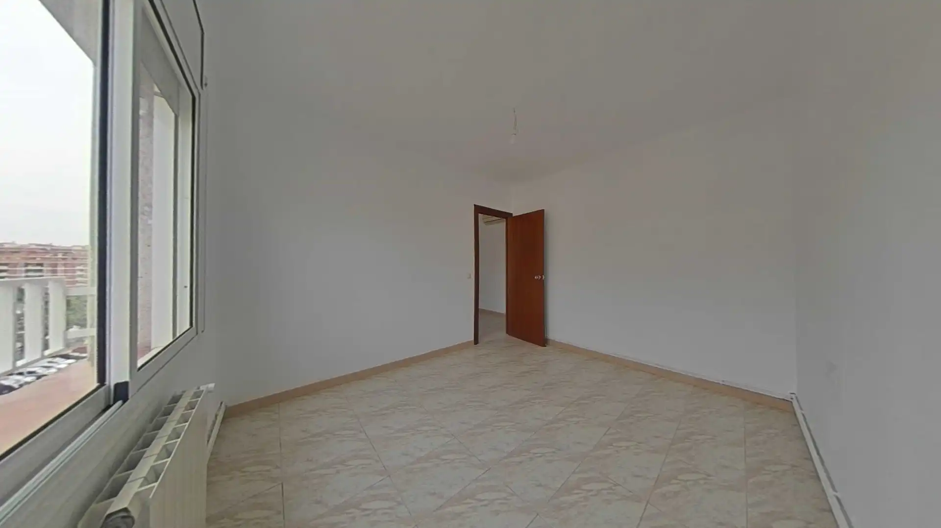 Piso en venta en L'Hospitalet de Llobregat con Calefacción