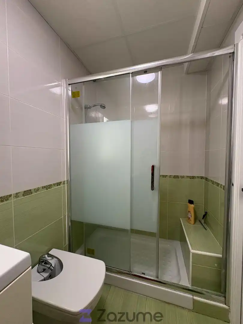 Bathroom of Flat for rent in Torrevieja  with Air Conditioner, Terrace and Swimming Pool